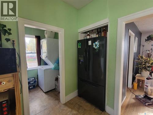406 1St Street E, Wilkie, SK - Indoor Photo Showing Laundry Room