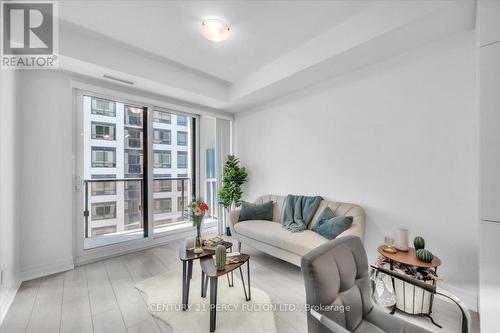 2509 - 30 Elm Drive W, Mississauga, ON - Indoor Photo Showing Living Room