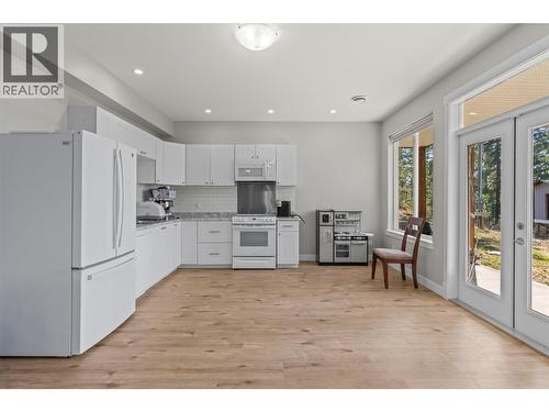 1951 Wolfgang Road, Armstrong, BC - Indoor Photo Showing Kitchen