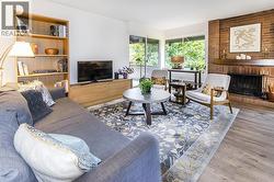 211 235 KEITH ROAD  West Vancouver, BC V7T 1L5