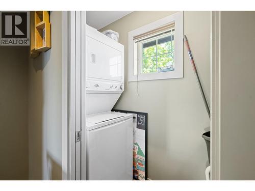146 Mccurdy Road Unit# 2, Kelowna, BC - Indoor Photo Showing Laundry Room