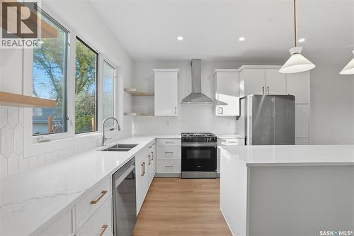 819 6Th Avenue N, Saskatoon, SK - Indoor Photo Showing Kitchen With Double Sink With Upgraded Kitchen