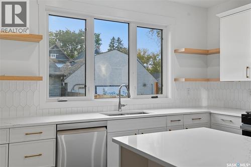 819 6Th Avenue N, Saskatoon, SK - Indoor Photo Showing Kitchen With Double Sink