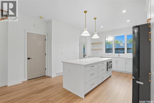 819 6Th Avenue N, Saskatoon, SK - Indoor Photo Showing Kitchen