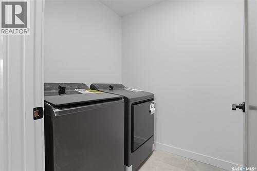 819 6Th Avenue N, Saskatoon, SK - Indoor Photo Showing Laundry Room