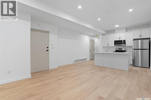819 6Th Avenue N, Saskatoon, SK - Indoor Photo Showing Kitchen