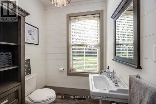 832 Highway 7A, Kawartha Lakes (Manvers), ON - Indoor Photo Showing Bathroom