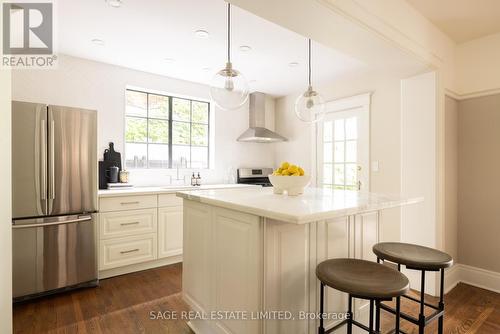 124 Cline Avenue N, Hamilton, ON - Indoor Photo Showing Kitchen With Upgraded Kitchen