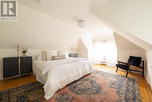 124 Cline Avenue N, Hamilton, ON - Indoor Photo Showing Bedroom