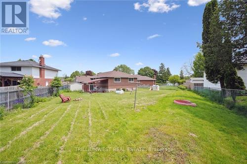 11 Van Horne Place, Kitchener, ON - Outdoor