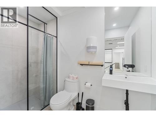 9030 Oak Street, Vancouver, BC 