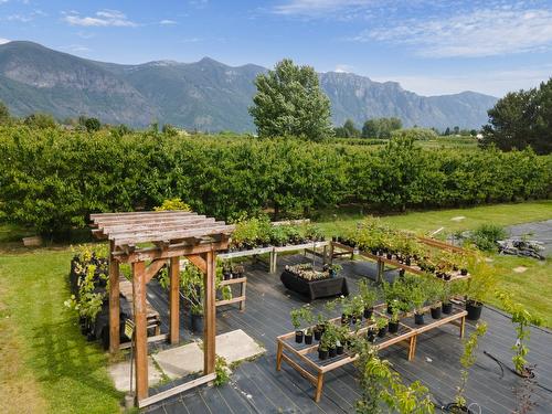 2915 3 Highway, Creston, BC 