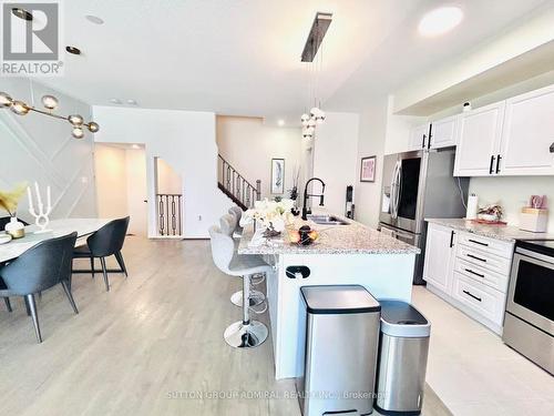 14 Mcgrath Avenue, Richmond Hill, ON - Indoor Photo Showing Kitchen With Double Sink With Upgraded Kitchen