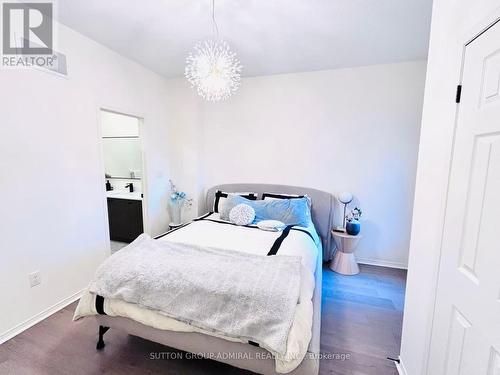 14 Mcgrath Avenue, Richmond Hill, ON - Indoor Photo Showing Bedroom