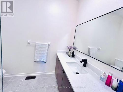 14 Mcgrath Avenue, Richmond Hill, ON - Indoor Photo Showing Bathroom