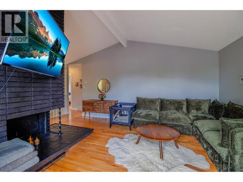 1312 Larch Drive S, Cranbrook, BC - Indoor Photo Showing Living Room With Fireplace