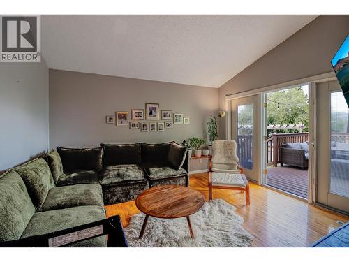 1312 Larch Drive S, Cranbrook, BC - Indoor Photo Showing Living Room