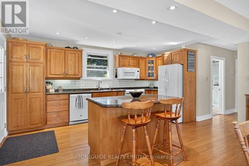 239 Rogers Street, Peterborough (Ashburnham Ward 4), ON - Indoor Photo Showing Kitchen