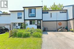 4 GREENFIELD SQUARE  Brampton, ON L6S 2J3