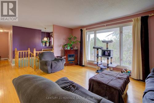 1125 Westbrook Road, Kingston (North Of Taylor-Kidd Blvd), ON - Indoor Photo Showing Living Room