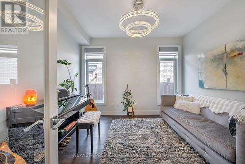 1795 Brayford Avenue, London South (South K), ON - Indoor Photo Showing Living Room