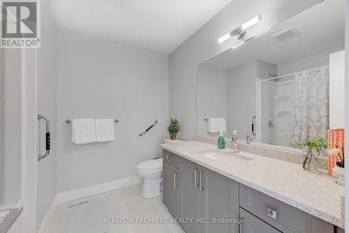 1795 Brayford Avenue, London South (South K), ON - Indoor Photo Showing Bathroom