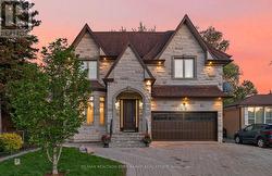 255 HOMEWOOD AVENUE  Toronto, ON M2R 2N4