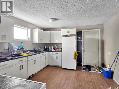 312 E Avenue S, Saskatoon, SK - Indoor Photo Showing Kitchen