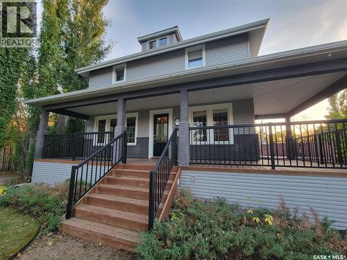 560 4Th Avenue E, Unity, SK - Outdoor With Deck Patio Veranda