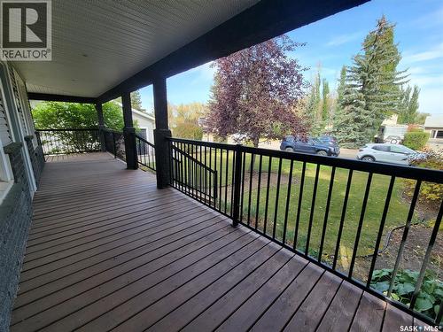 560 4Th Avenue E, Unity, SK - Outdoor With Deck Patio Veranda With Exterior