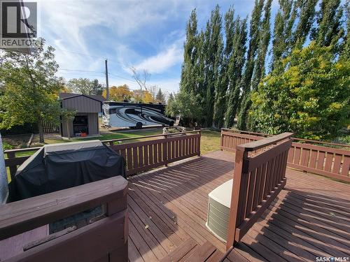 560 4Th Avenue E, Unity, SK - Outdoor With Deck Patio Veranda With Exterior
