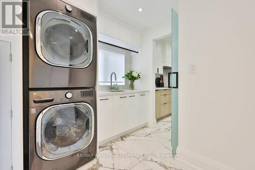 1520 Drymen Crescent, Mississauga, ON - Indoor Photo Showing Laundry Room