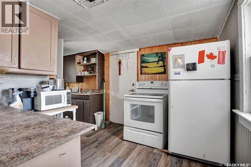 206 K Avenue S, Saskatoon, SK - Indoor Photo Showing Kitchen
