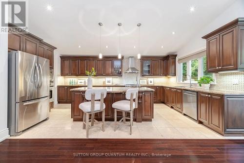 1063 Greenoaks Drive, Mississauga, ON - Indoor Photo Showing Kitchen With Stainless Steel Kitchen With Upgraded Kitchen