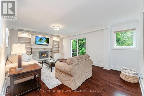 1063 Greenoaks Drive, Mississauga, ON - Indoor Photo Showing Living Room With Fireplace