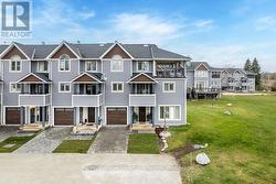 38 LIGHTHOUSE LANE E  Collingwood, ON L9Y 5C8