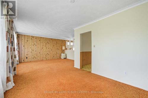 112 Eden Court, Newmarket, ON - Indoor Photo Showing Other Room