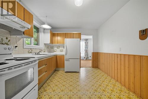 112 Eden Court, Newmarket, ON - Indoor Photo Showing Kitchen