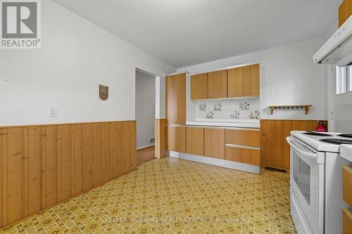 112 Eden Court, Newmarket, ON - Indoor Photo Showing Kitchen