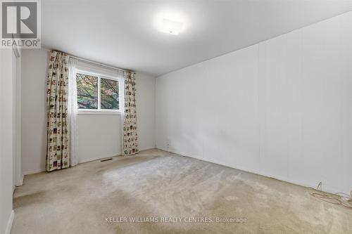 112 Eden Court, Newmarket, ON - Indoor Photo Showing Other Room