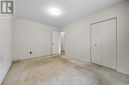 112 Eden Court, Newmarket, ON - Indoor Photo Showing Other Room