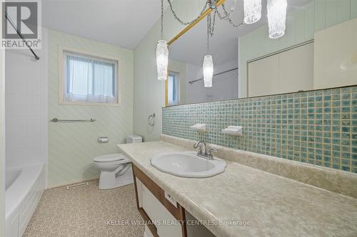 112 Eden Court, Newmarket, ON - Indoor Photo Showing Bathroom