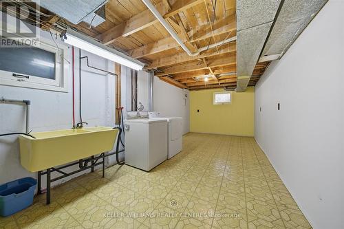 112 Eden Court, Newmarket, ON - Indoor Photo Showing Laundry Room