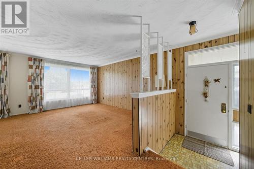 112 Eden Court, Newmarket, ON - Indoor Photo Showing Other Room