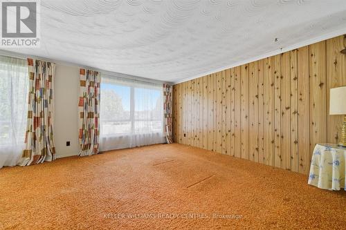 112 Eden Court, Newmarket, ON - Indoor Photo Showing Other Room