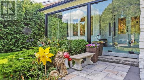 1109 Secretariate Road, Newmarket, ON - Outdoor