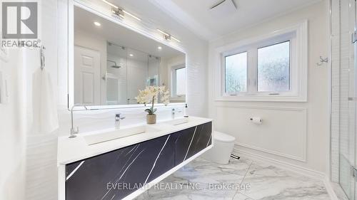 1109 Secretariate Road, Newmarket, ON - Indoor Photo Showing Bathroom
