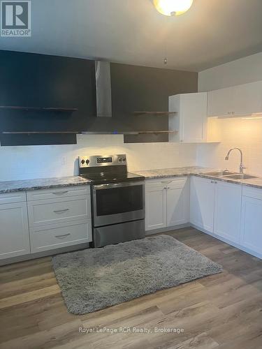 Unit 5 Kitchen - 182 12Th Street, Hanover, ON - Indoor Photo Showing Kitchen With Upgraded Kitchen