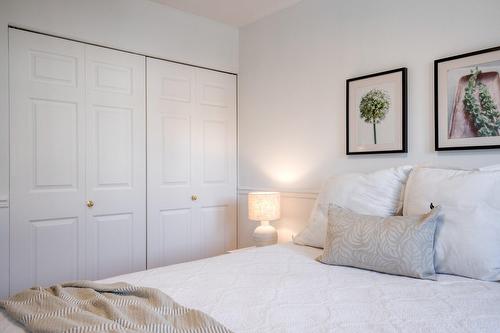 Bedroom - 427  - 431 Rue François-V.-Malhiot, Boucherville, QC - Indoor Photo Showing Bedroom