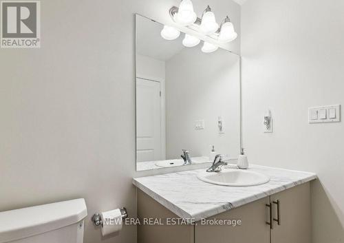 778 Kootenay Path, Oshawa, ON - Indoor Photo Showing Bathroom